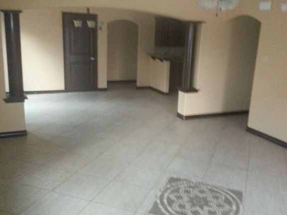 3rd image of 3510 Aguanieve Dr