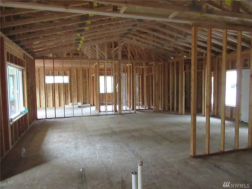 2nd image of 630 SW Windy Way