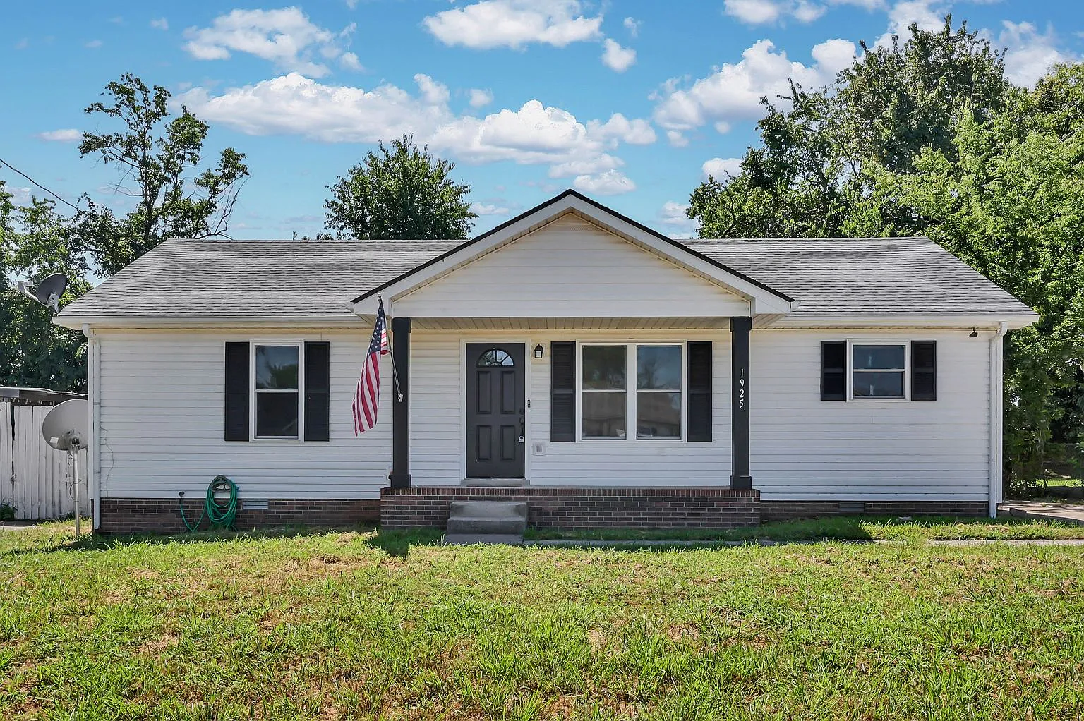 1925 Timberline Circle - Oak Grove - Two Weeks Free w/ Fulfilled 12 Month Lease — Photo 1