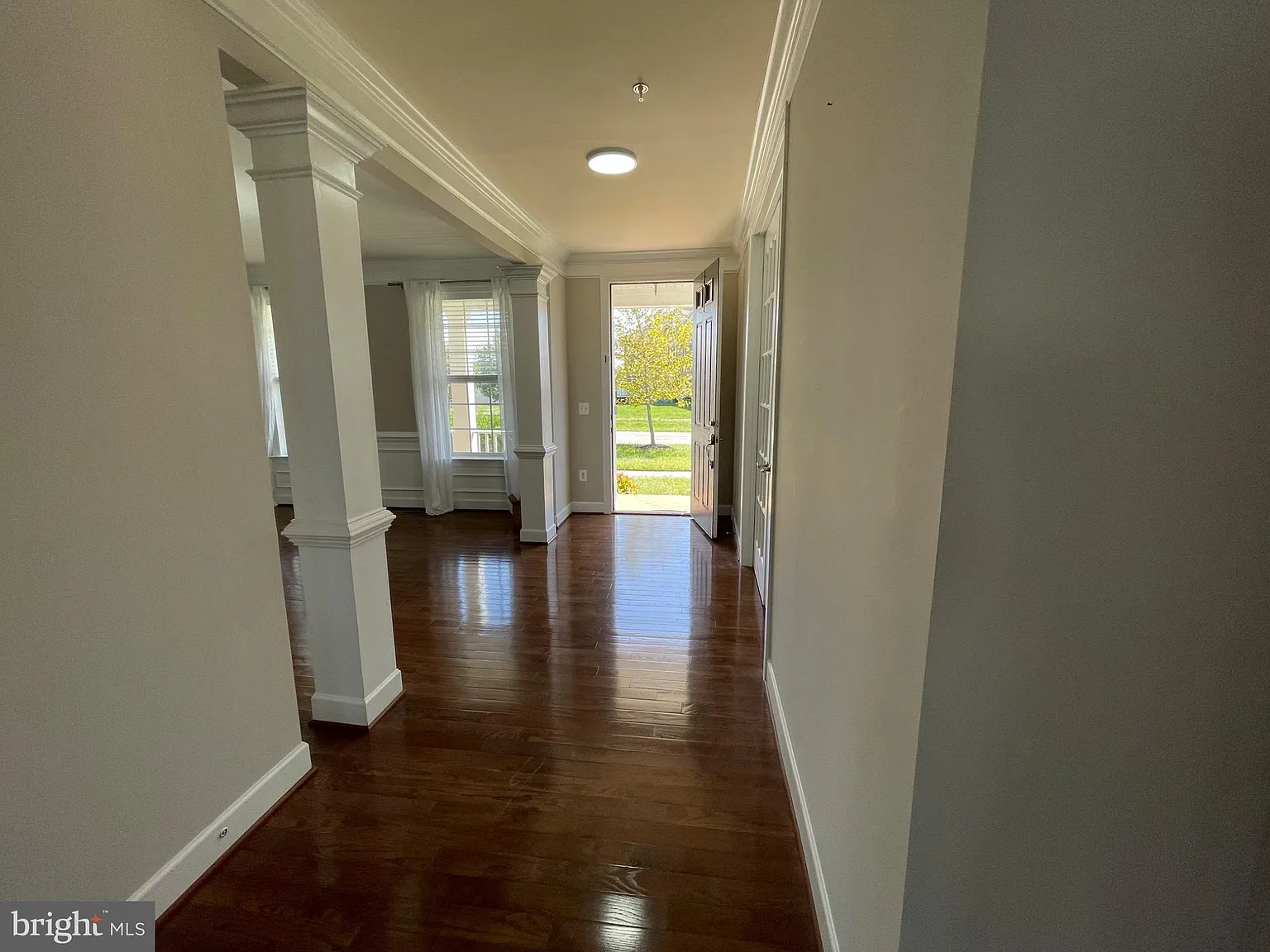4 bed, 3.5 bath, 3336 sqft, $5,000 — Photo 4