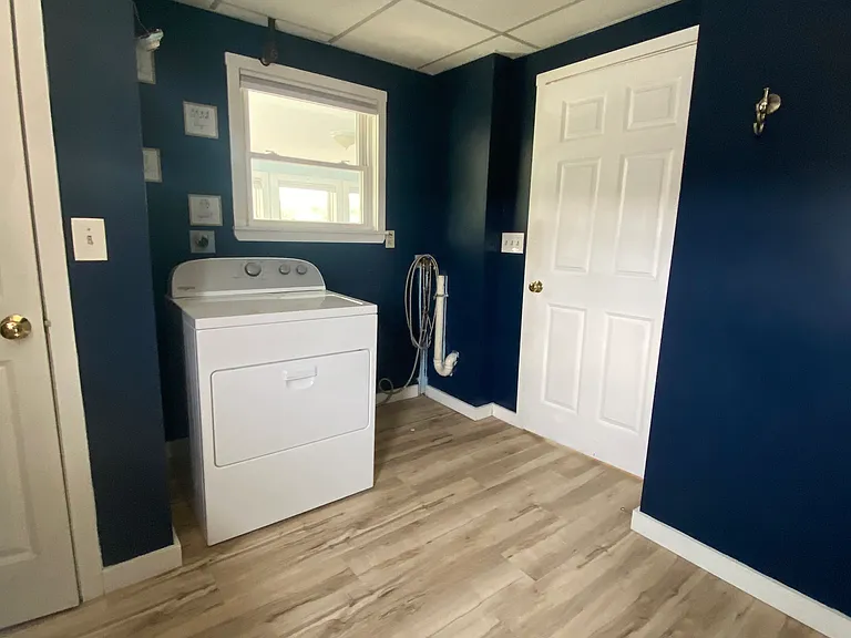 12 Main St #1 — Photo 11