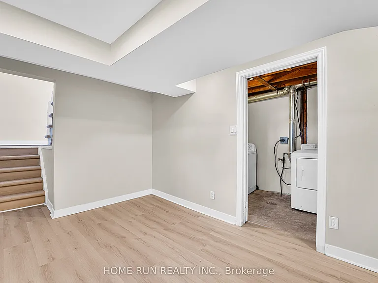 1259 Meadowlands Dr E — Photo 38