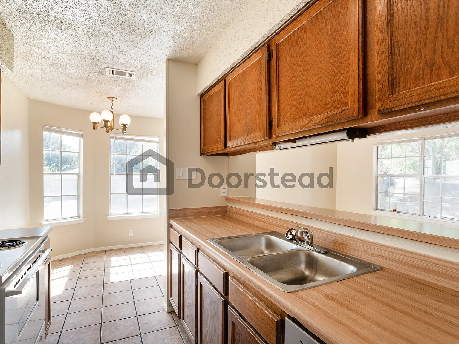 2 bed, 2.5 bath, 1023 sqft, $1,345 — Photo 3