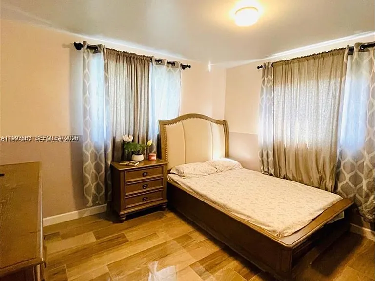 721 SW 69th Ave — Photo 7