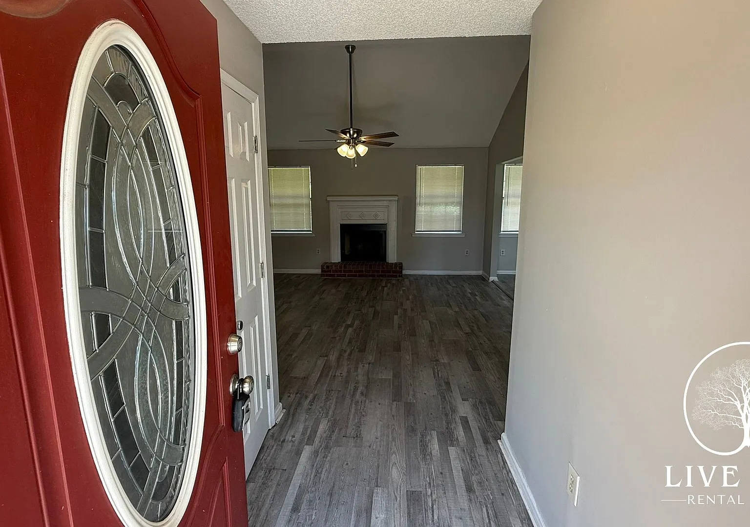 Ask about a 1/2 month for free with a one year lease! — Photo 4