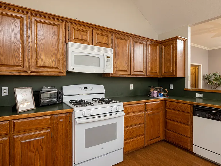 2524 Coffey Dr — Photo 32