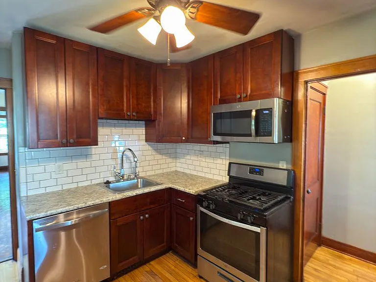 2614 Dupont Ave N — Photo 5