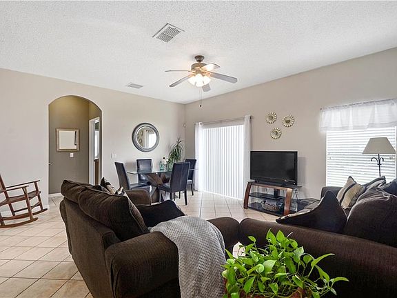 3rd image of 2706 Pearl Ct