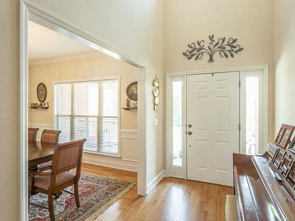 3rd image of 1426 Leighton Dr