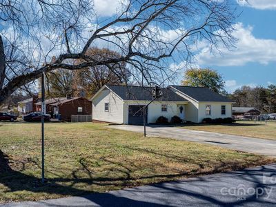 3520 20th Ave NE, Hickory, NC, 28601