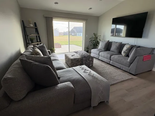 994 City Heights Dr, Willmar, MN 56201