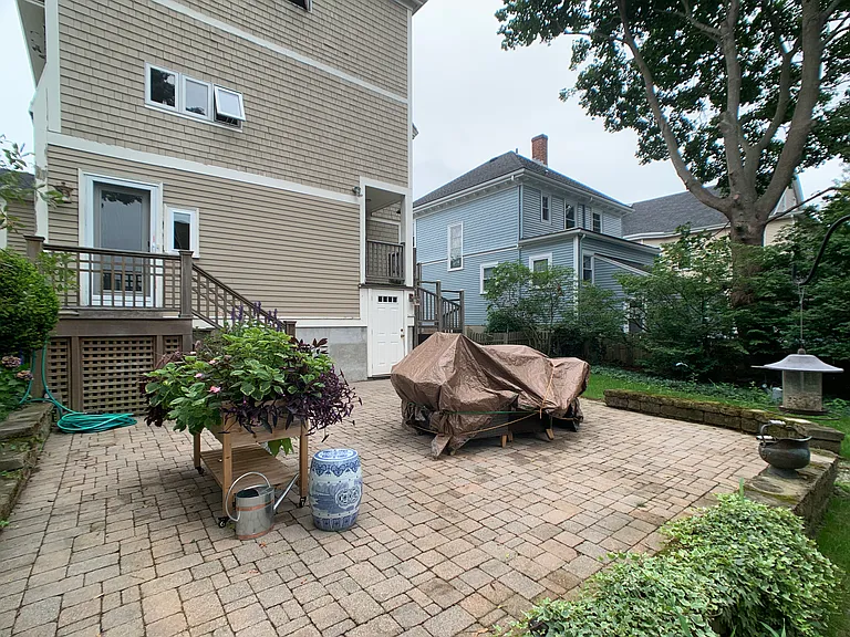 Brooks Ave — Photo 27