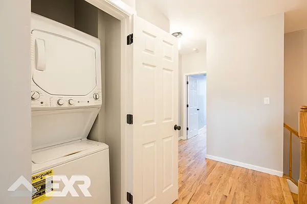 Rented by EXR | media 10