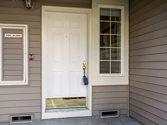 3rd image of 18551 NE 57th St