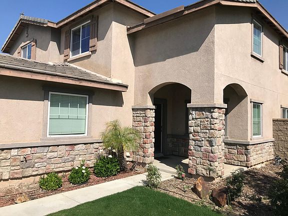 4th image of 45022 Sonia Dr
