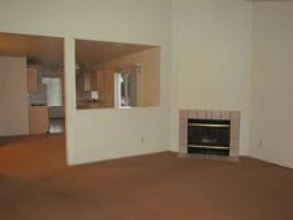 Living room w/propane fir