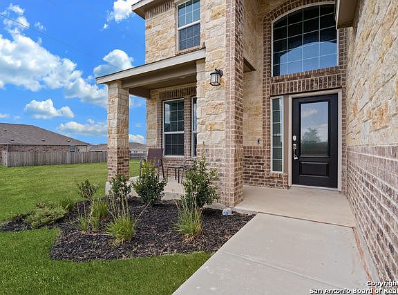 4th image of 2466 Moselle Ln