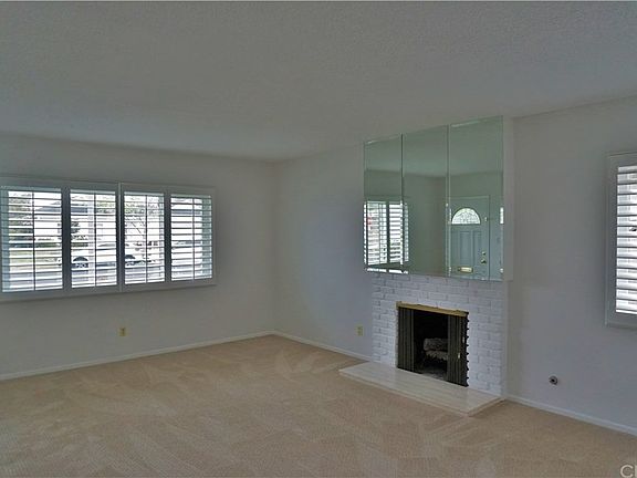4th image of 22626 Hickory Ave