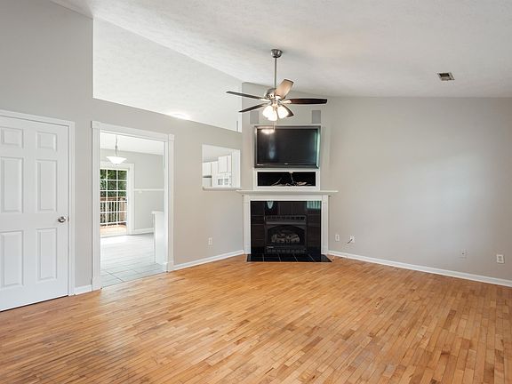 3rd image of 5957 Warrenpark Ln