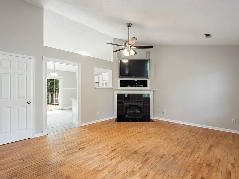 5957 Warrenpark Ln — Photo 3