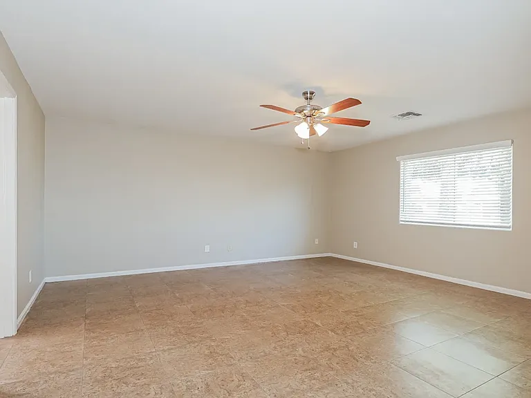 7518 W Whitton Ave — Photo 6