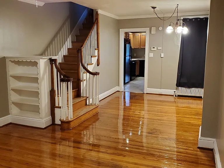 853 E Philadelphia St — Photo 2