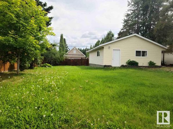 6107 51st Ave, Cold Lake, AB T9M 1T6