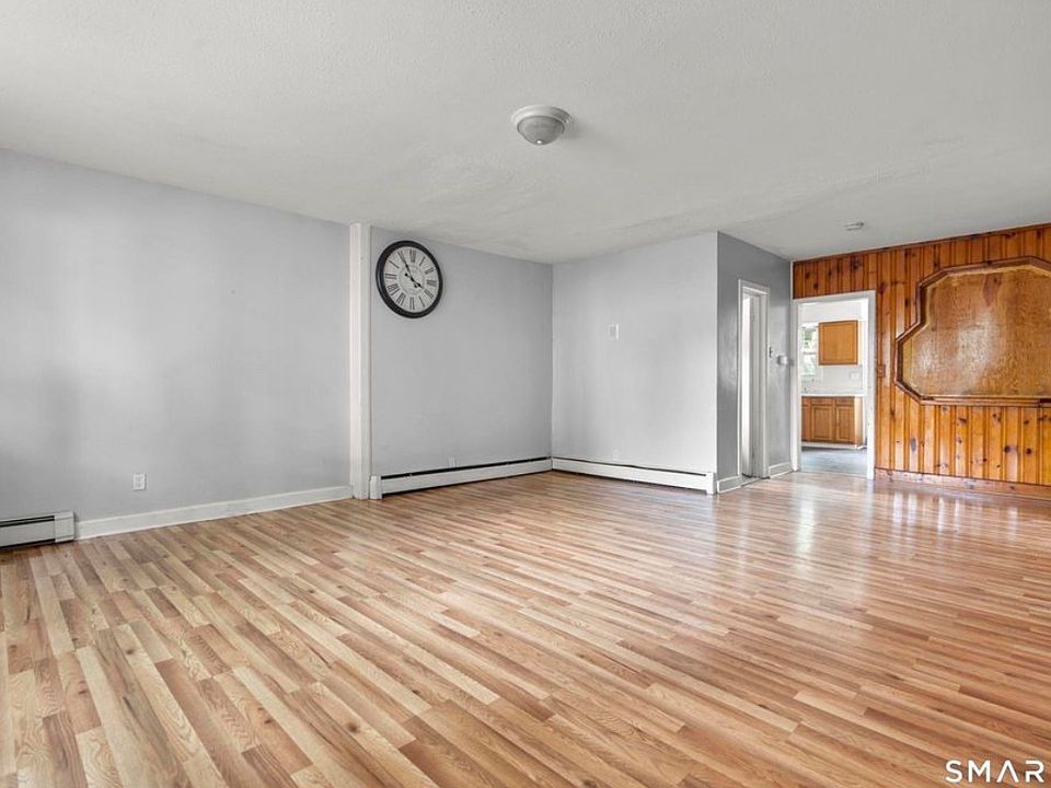2nd image of 101 Carlisle St #1