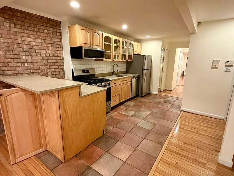 208 E 73rd St #4E — Photo 2