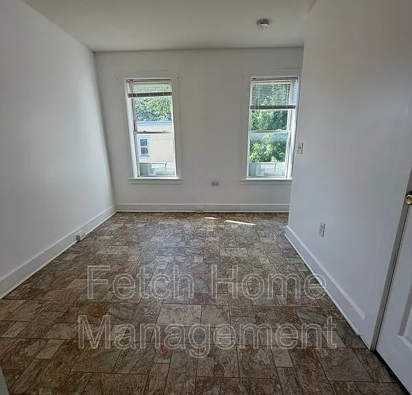 236 W Mifflin St — Photo 15