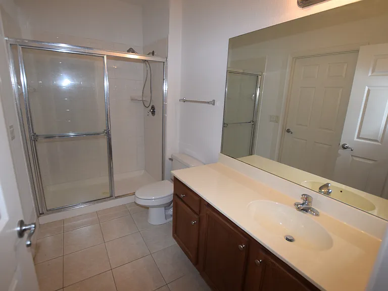 2604 Grand Central Pkwy #2 — Photo 9