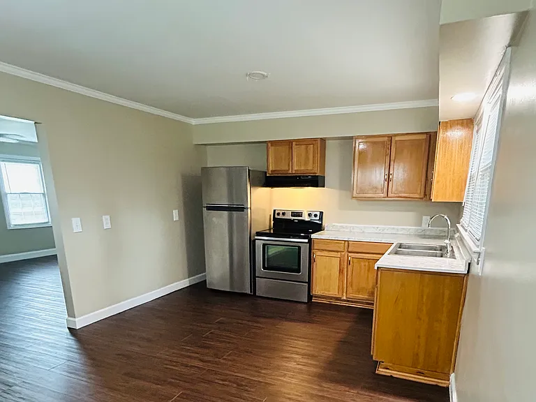 210 Park Ave #B — Photo 14