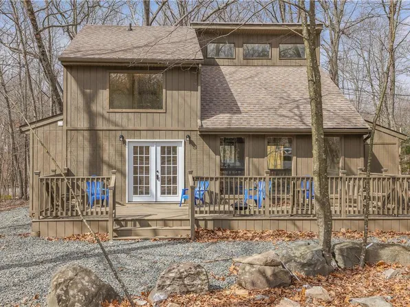 6109 Edgeview Dr, East Stroudsburg, PA 18301