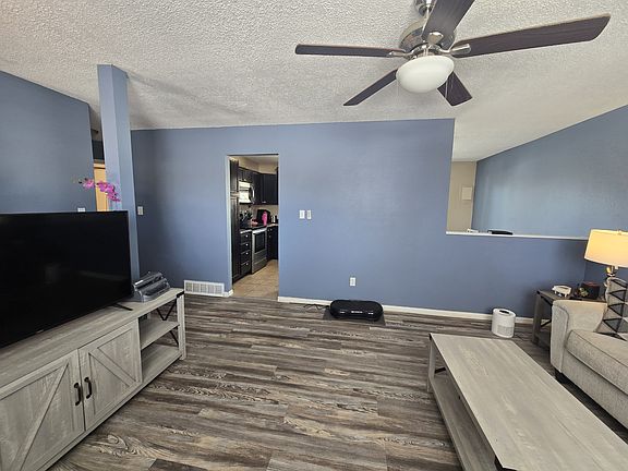 4th image of 605 Bunting Ave