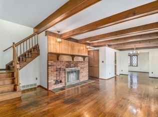 22328 Connemara Dr, Northville, MI