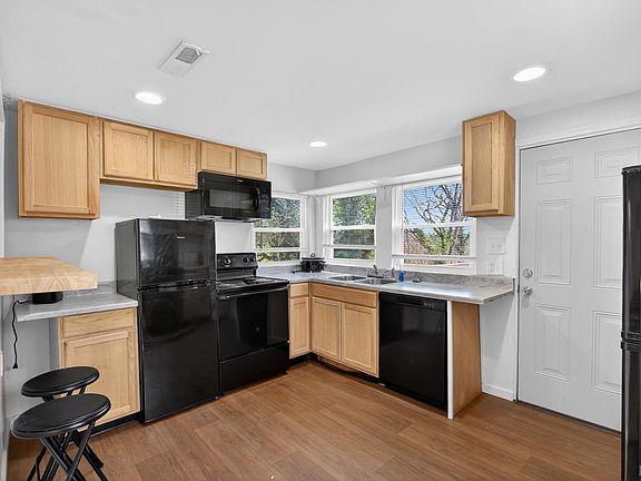 4th image of 1612 Union St