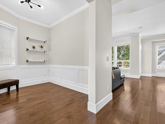 4th image of 337 171a St