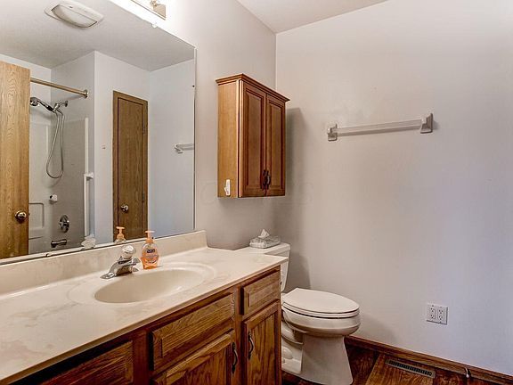 5th image of 413 Retreat Ln #413