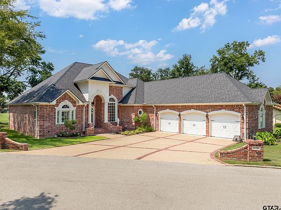 3rd image of 173 Fairway Dr