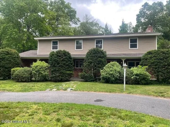 312 W Highland Drive, Schenectady, NY 12303