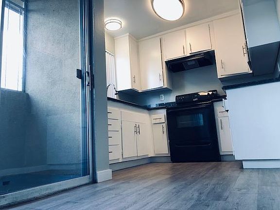 2nd image of 903 N Eucalyptus Ave APT 6