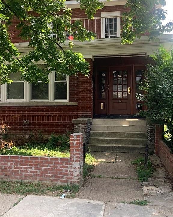 1st image of 271 Leroy Ave