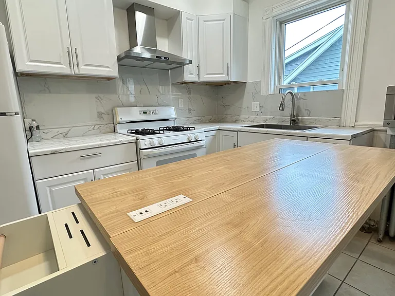 76 Faywood Ave #2 — Photo 1