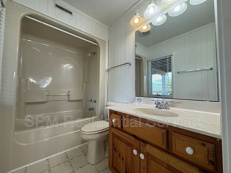 1154 Monroe Ln — Photo 21