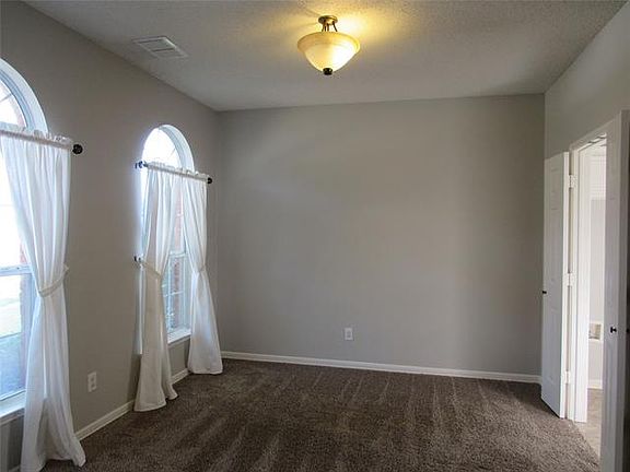 3rd image of 1516 Willowross Dr