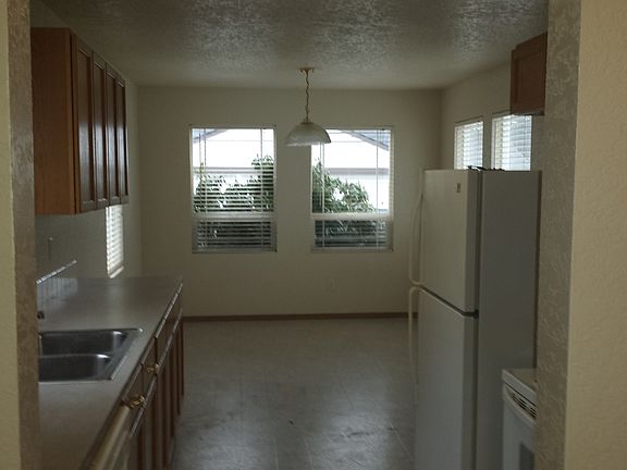 4th image of 1108 Alder Ave