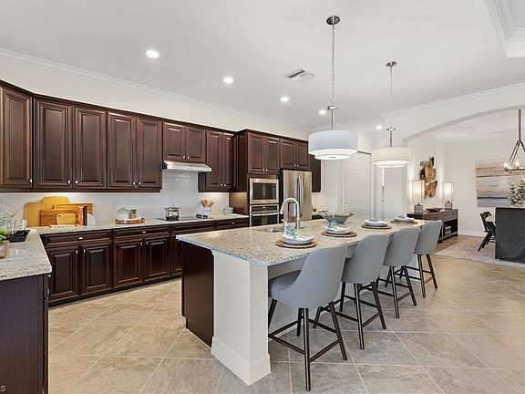 4th image of 5985 Berwick Lane Ave