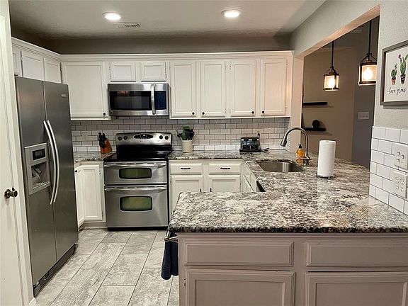 3rd image of 307 Sorrelwood Dr