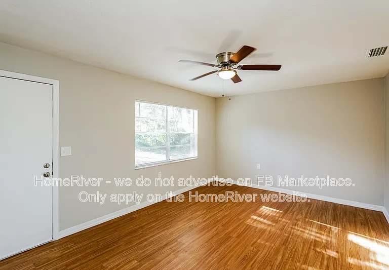 9135 Maynard Ave — Photo 3