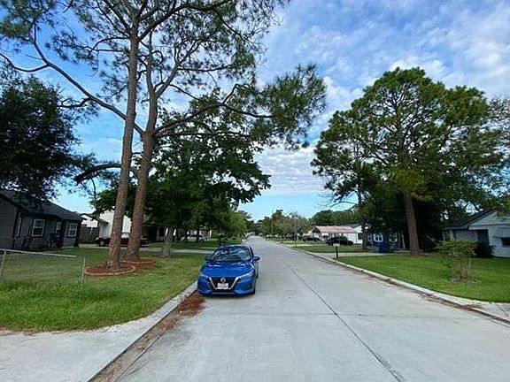 5th image of 1024 Chevy Chase Dr